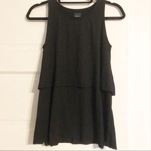 5/$25🔅Saks Fifth Ave Black Label Ruffle Top